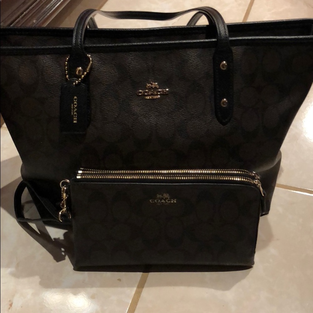 Coach purse & matching wristlet wallet